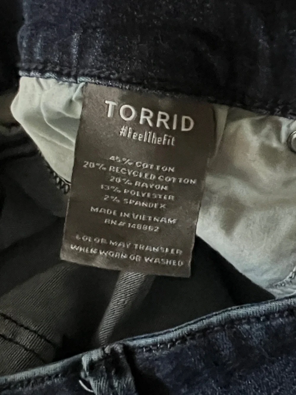 Torrid 11” Bermuda Jean Shorts Size 14 - Picture 5 of 5